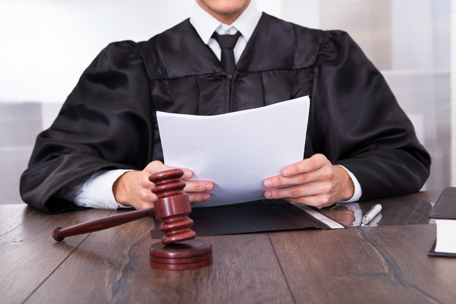 上海刑事辯護(hù)律師視角下的經(jīng)濟(jì)類刑事案件流程解析