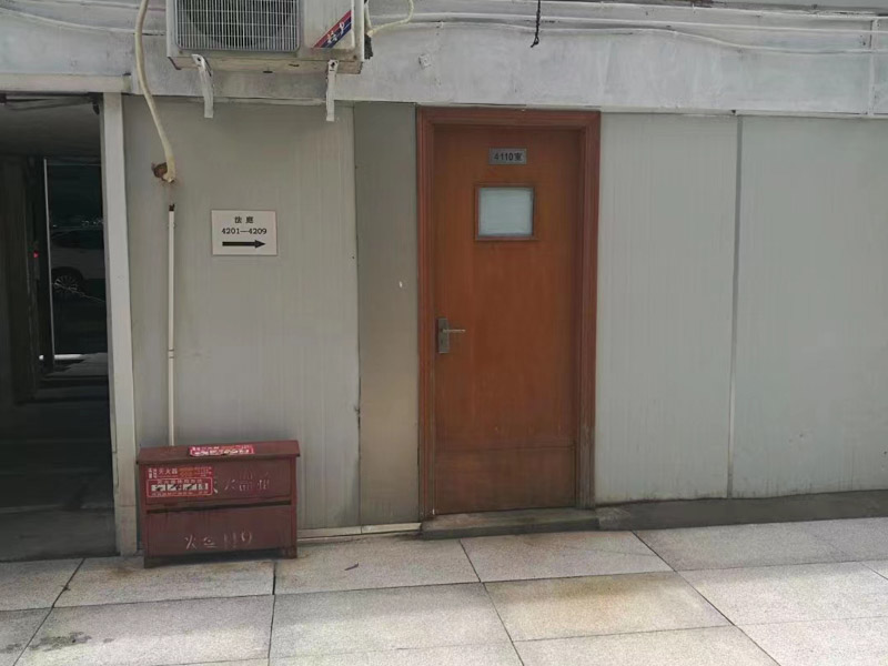 向被害人投案的行為是否認(rèn)定為自首？上海刑事案件知名律師告訴您