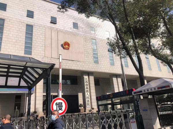 上海刑事案件律師來(lái)講講被指控通過(guò)設(shè)兩本賬逃稅該怎么辦