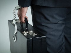 上海刑事案件被拘留后什么時候請律師比較好